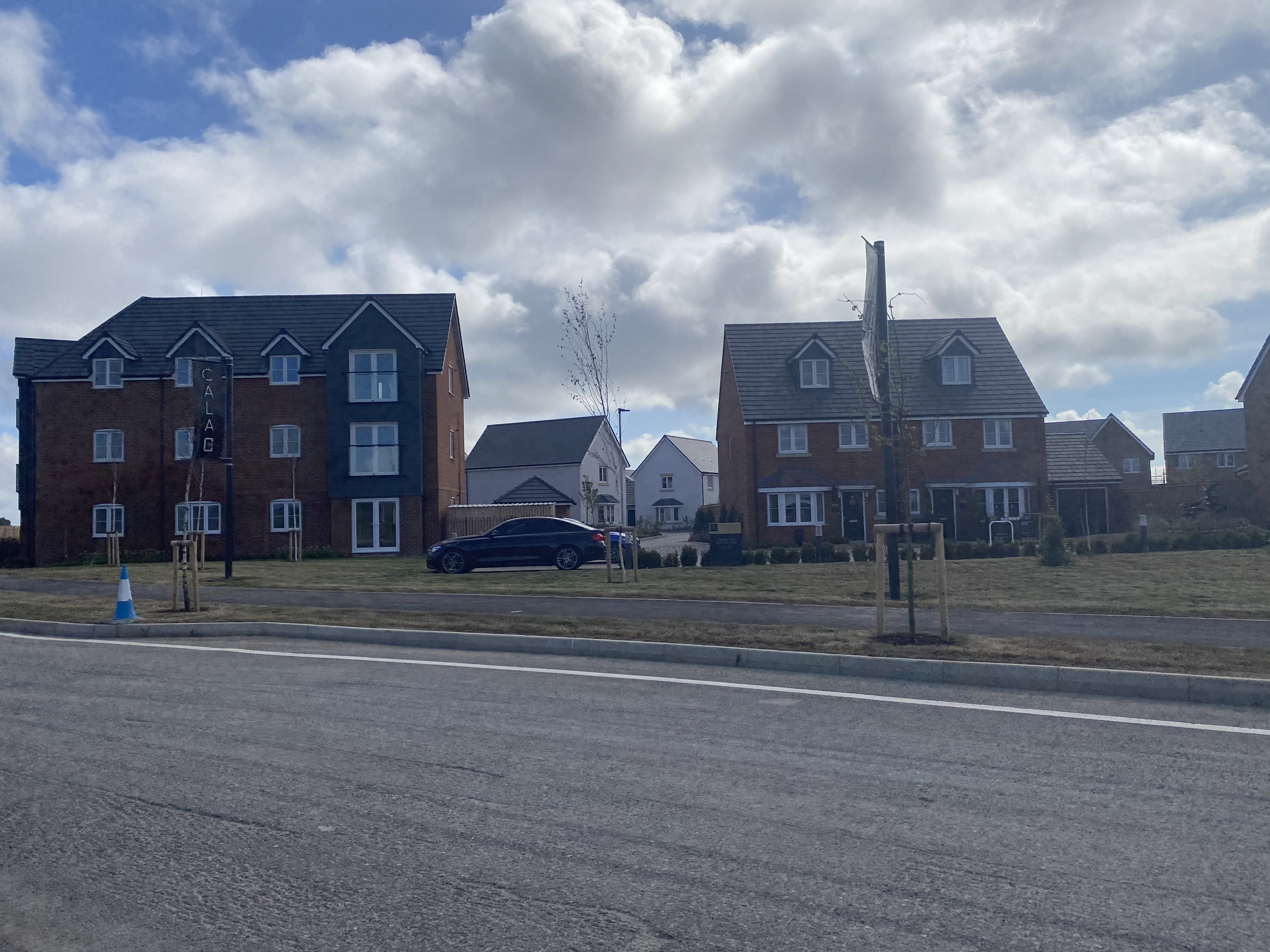 Shopwyke Lakes, Chichester — Multi-phase residential development